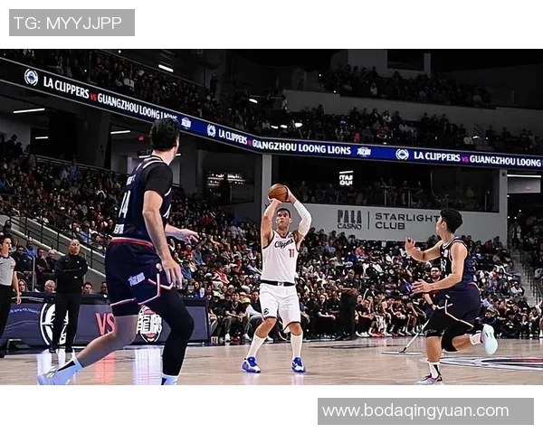 布鲁克洛佩斯：从篮球新星到NBA顶尖中锋的成长之路